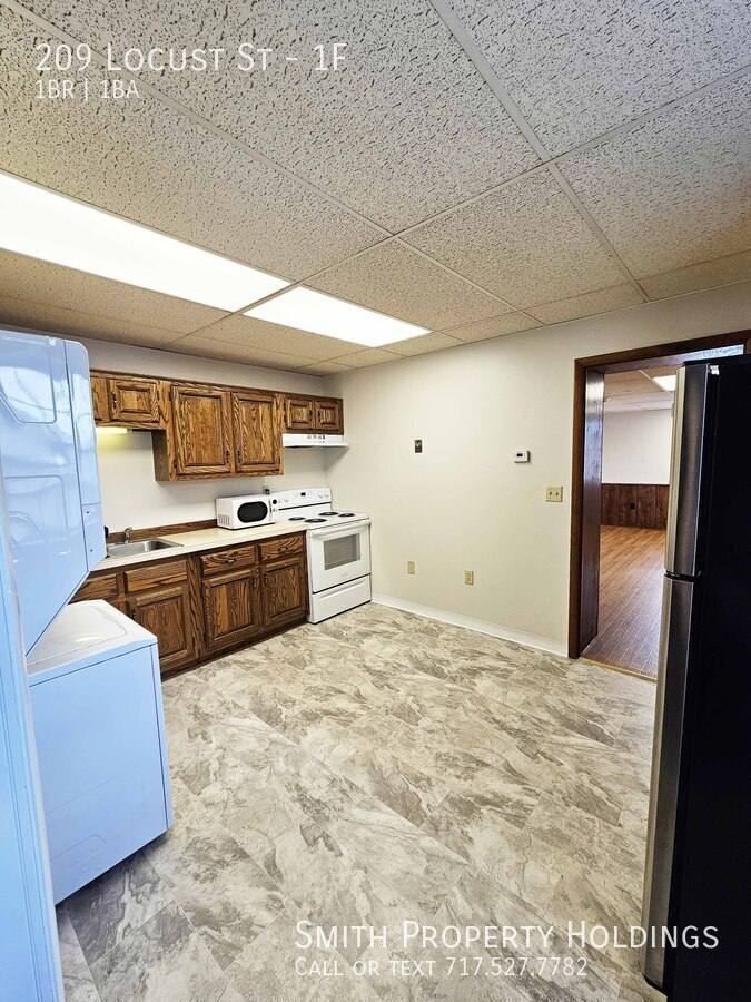 Apartment for rent at 209 Locust St #1F, East Berlin, PA 17316