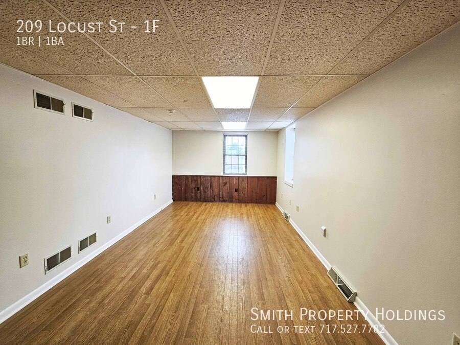 Apartment for rent at 209 Locust St #1F, East Berlin, PA 17316
