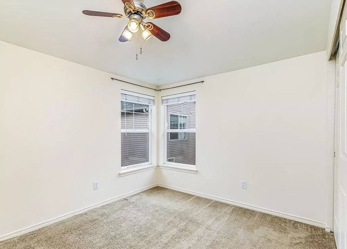 Townhouse for rent at 8510 B Midvale Ave N, Seattle, WA 98103