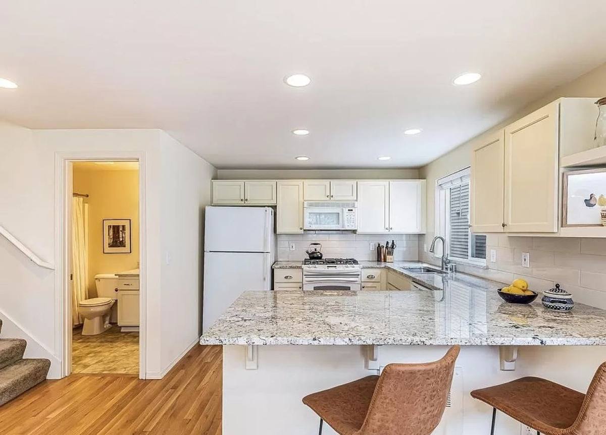 Townhouse for rent at 8510 B Midvale Ave N, Seattle, WA 98103