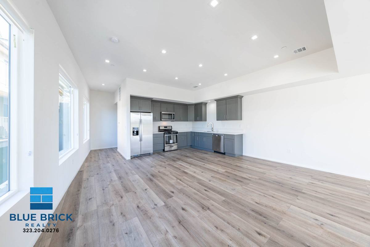 Apartment for rent at 5239-5241 Huntington Dr, Los Angeles, CA 90032