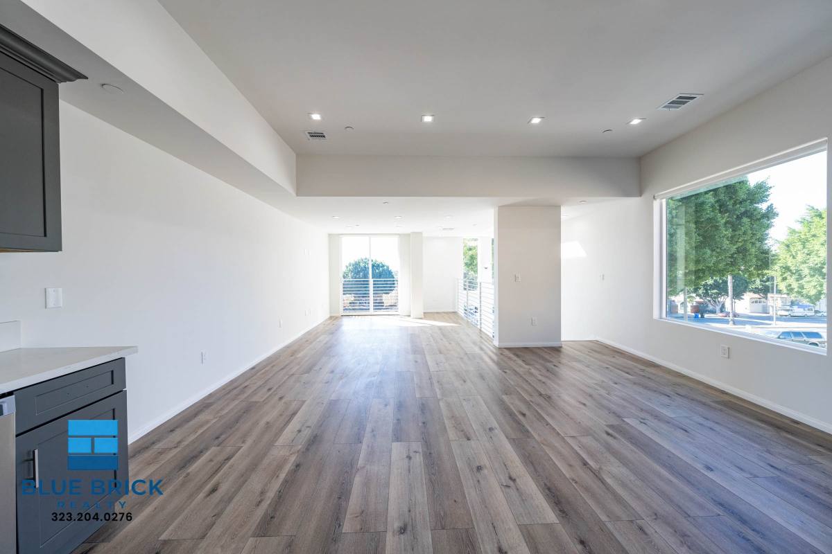 Apartment for rent at 5239-5241 Huntington Dr, Los Angeles, CA 90032
