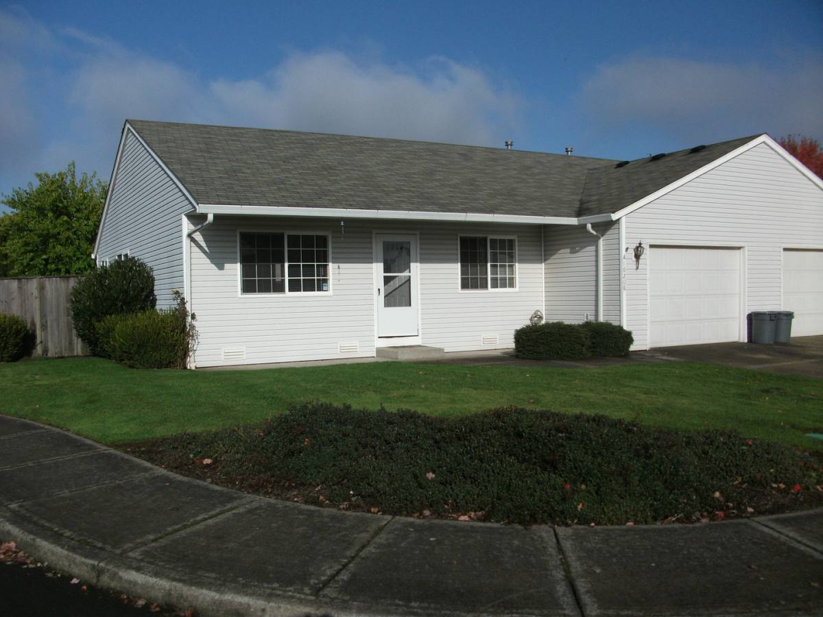 Apartment for rent at 16208 NE 8th St, Vancouver, WA 98684