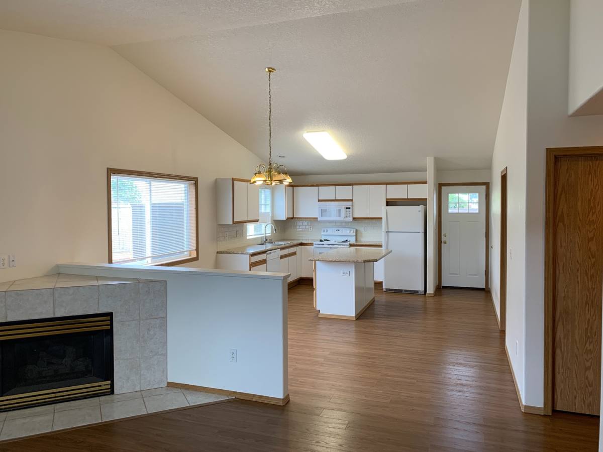 Apartment for rent at 16208 NE 8th St, Vancouver, WA 98684