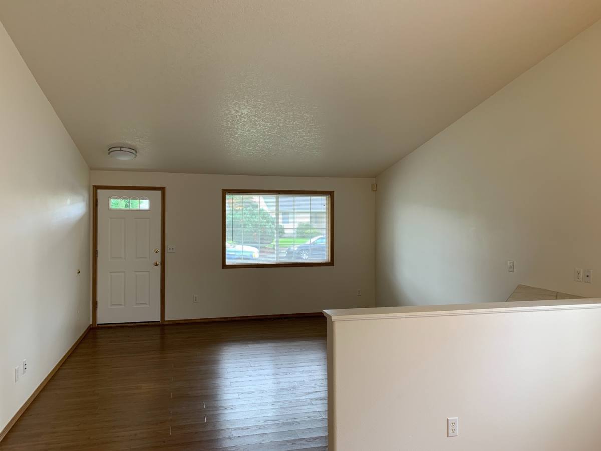 Apartment for rent at 16208 NE 8th St, Vancouver, WA 98684