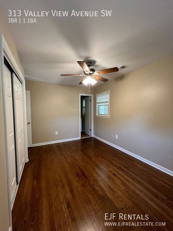 House for rent at 313 Valley View Ave SW, Leesburg, VA 20175