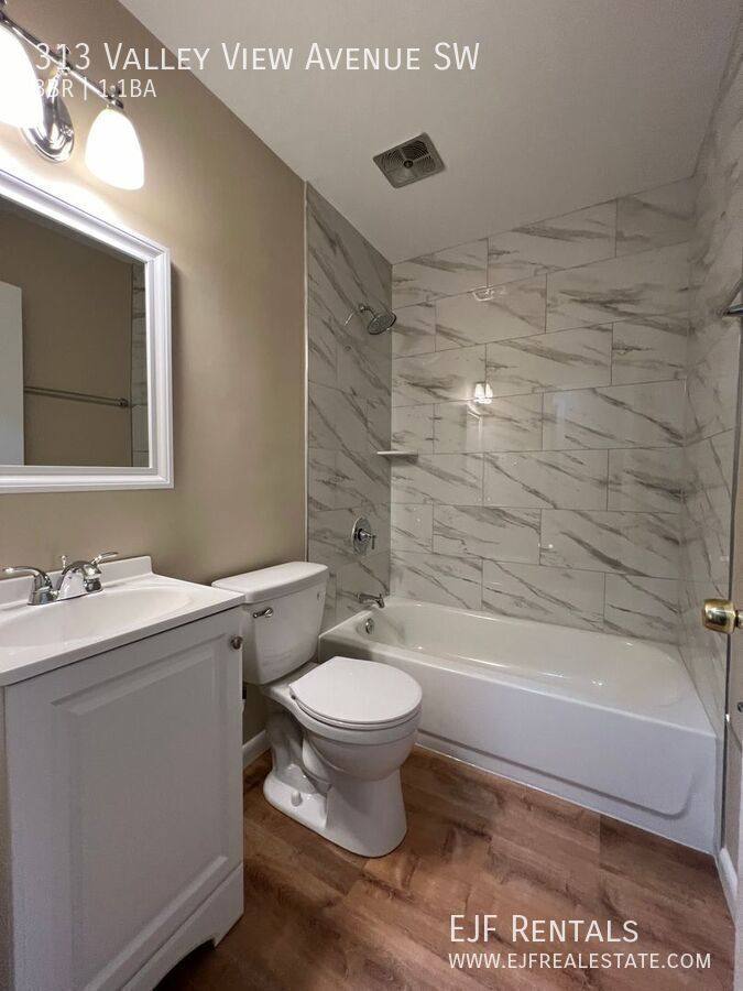House for rent at 313 Valley View Ave SW, Leesburg, VA 20175