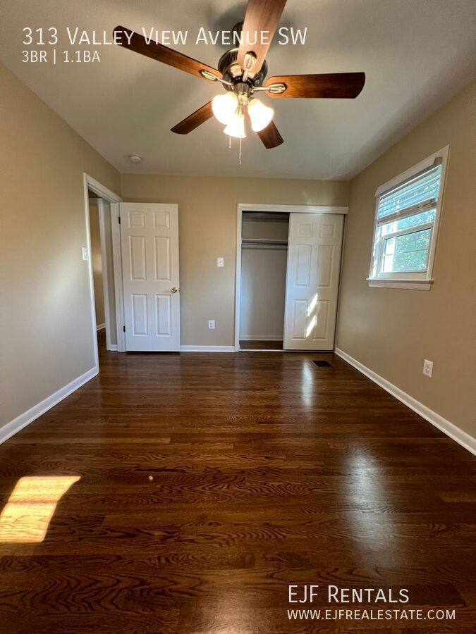 House for rent at 313 Valley View Ave SW, Leesburg, VA 20175