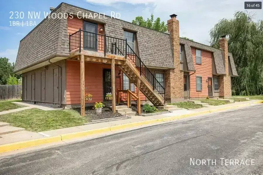 Townhouse for rent at 230 NW Woods Chapel Rd, Blue Springs, MO 64015