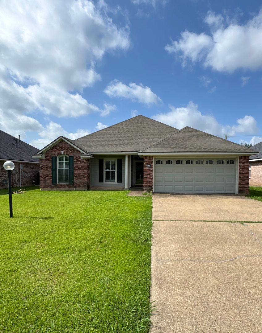 House for rent at 2914 Le Oaks, Bossier City, LA 71111