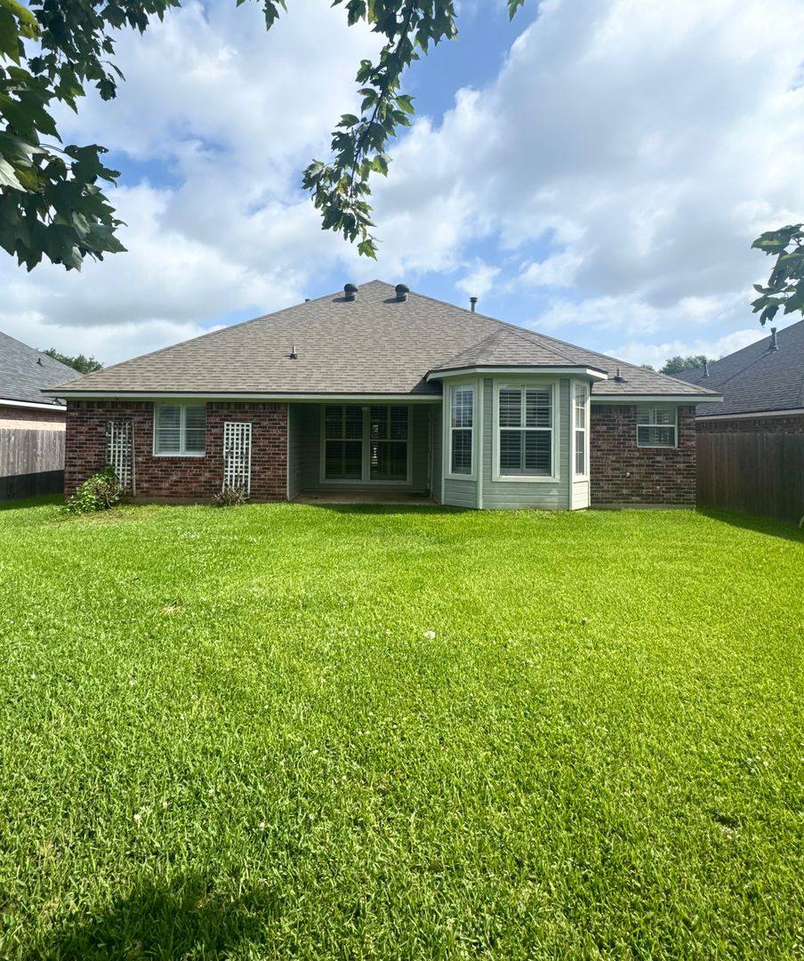 House for rent at 2914 Le Oaks, Bossier City, LA 71111