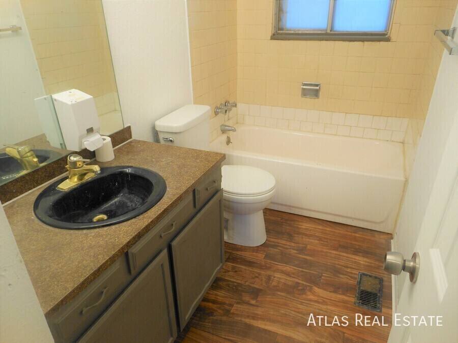 House for rent at 14308 E Pensacola Dr, Denver, CO 80239