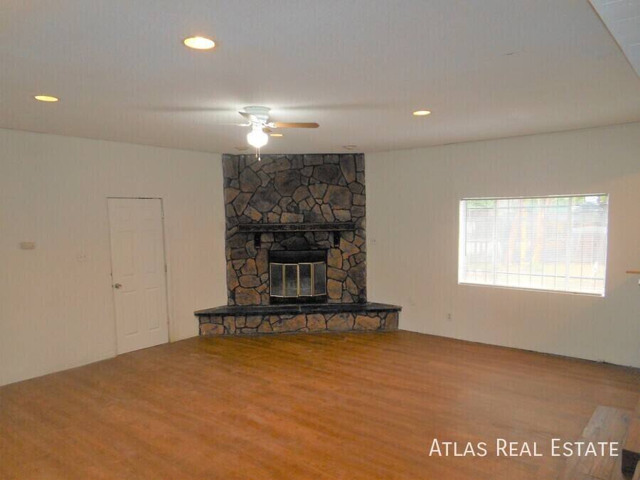 House for rent at 14308 E Pensacola Dr, Denver, CO 80239