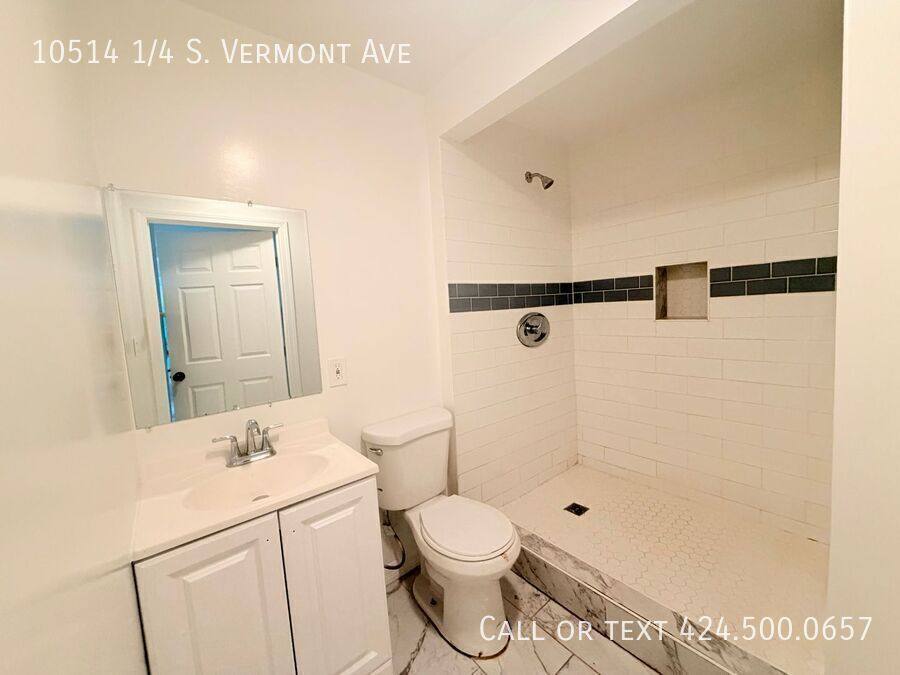 Apartment for rent at 10514 1 4 S Vermont Ave, Los Angeles, CA 90044