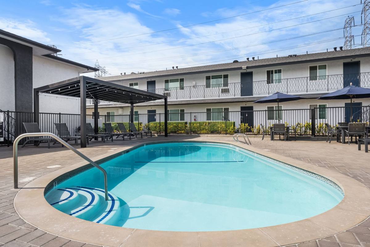 Apartment for rent at 5800 S St, Lakewood, CA 90713