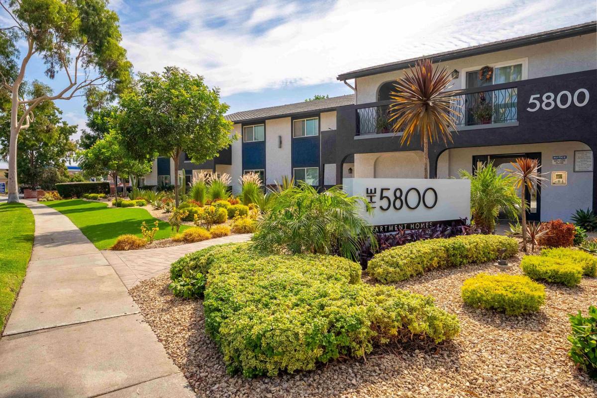 Apartment for rent at 5800 S St, Lakewood, CA 90713