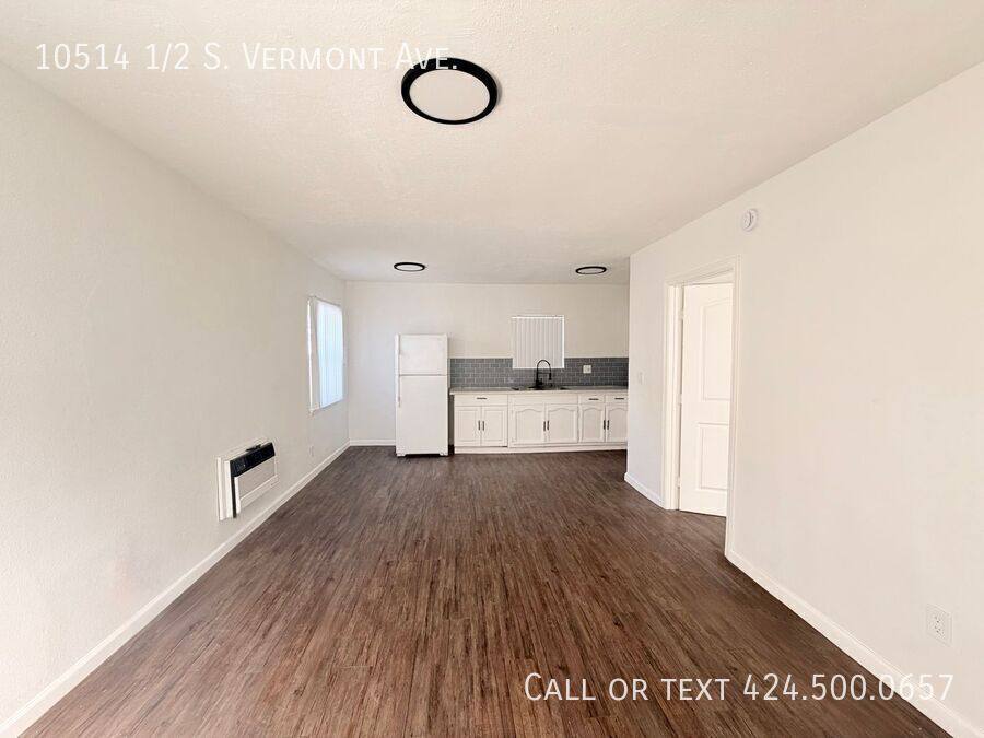Apartment for rent at 10514 1 2 S Vermont Ave, Los Angeles, CA 90044