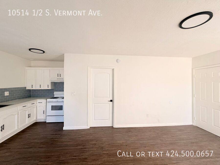 Apartment for rent at 10514 1 2 S Vermont Ave, Los Angeles, CA 90044