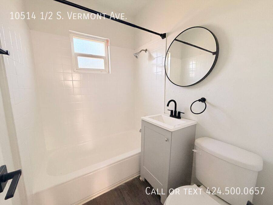 Apartment for rent at 10514 1 2 S Vermont Ave, Los Angeles, CA 90044