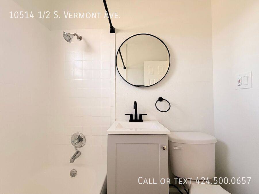 Apartment for rent at 10514 1 2 S Vermont Ave, Los Angeles, CA 90044