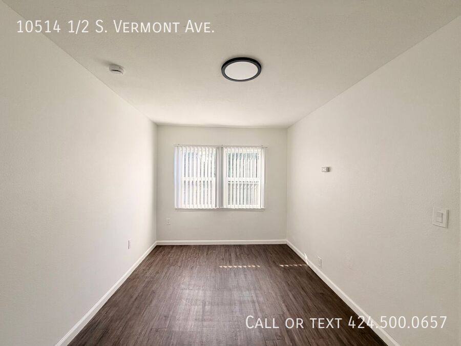 Apartment for rent at 10514 1 2 S Vermont Ave, Los Angeles, CA 90044