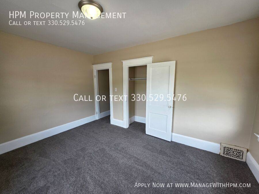 Apartment for rent at 569 E Exchange St, Akron, OH 44306
