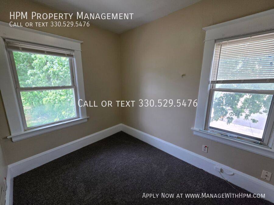 Apartment for rent at 569 E Exchange St, Akron, OH 44306