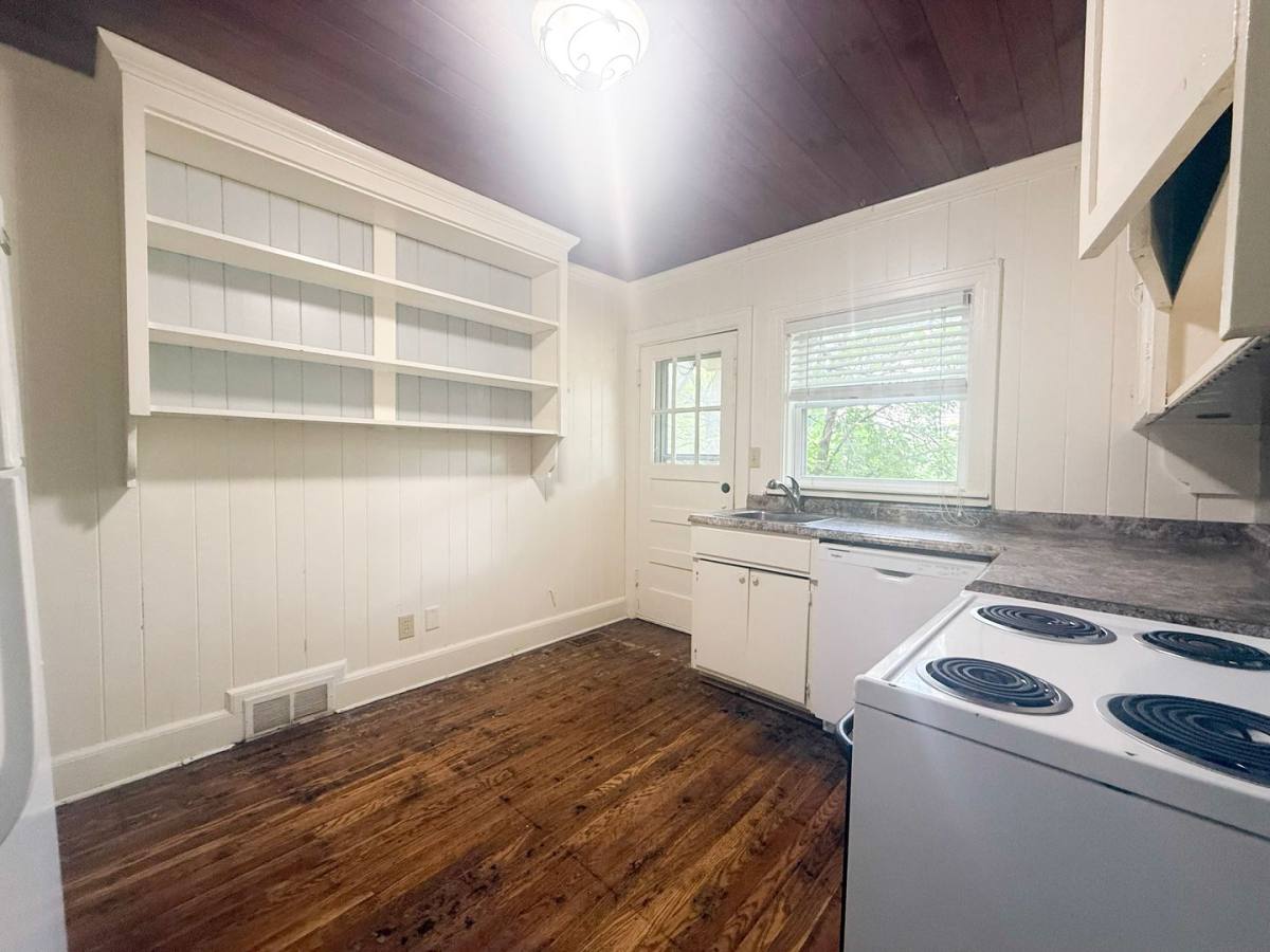 House for rent at 100 Davis Ave, Cookeville, TN 38501