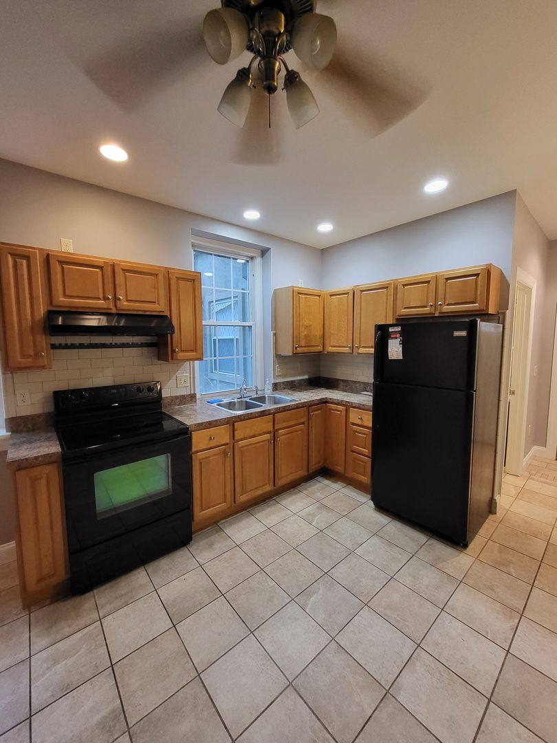Apartment for rent at 156 Locust St, Columbia, PA 17512