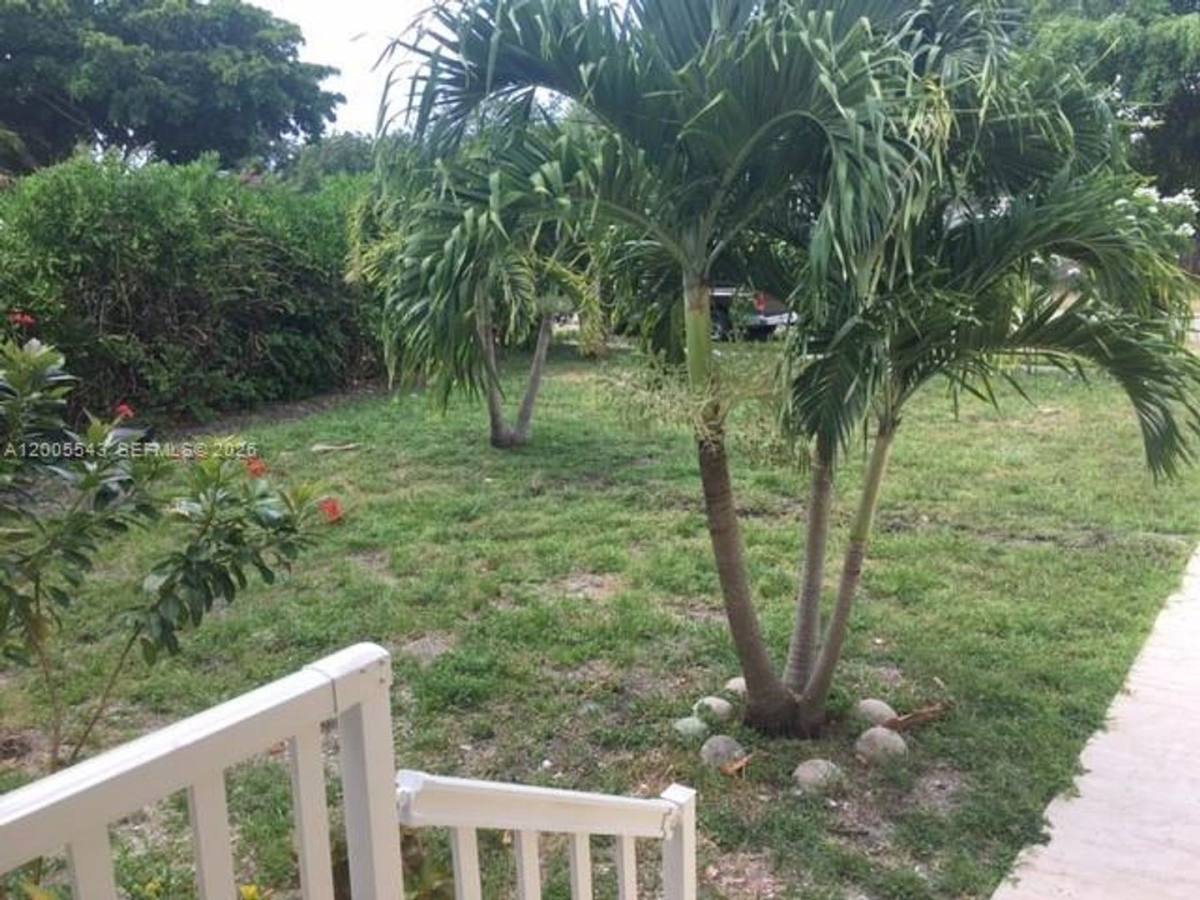 House for rent at 805 NE 138th St, Miami, FL 33161