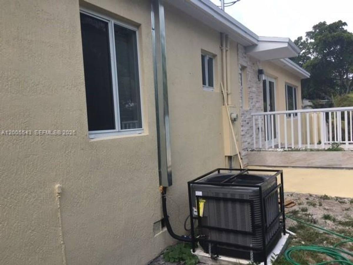 House for rent at 805 NE 138th St, Miami, FL 33161