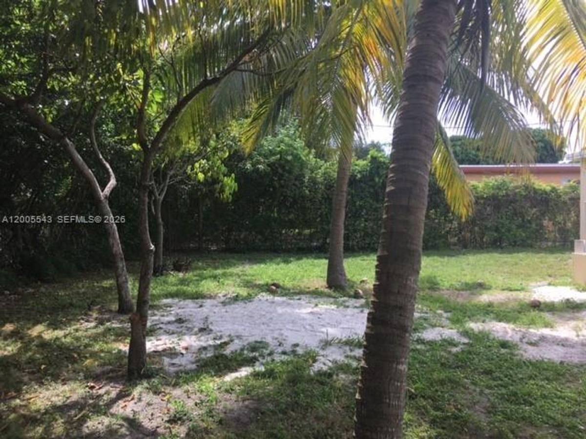 House for rent at 805 NE 138th St, Miami, FL 33161
