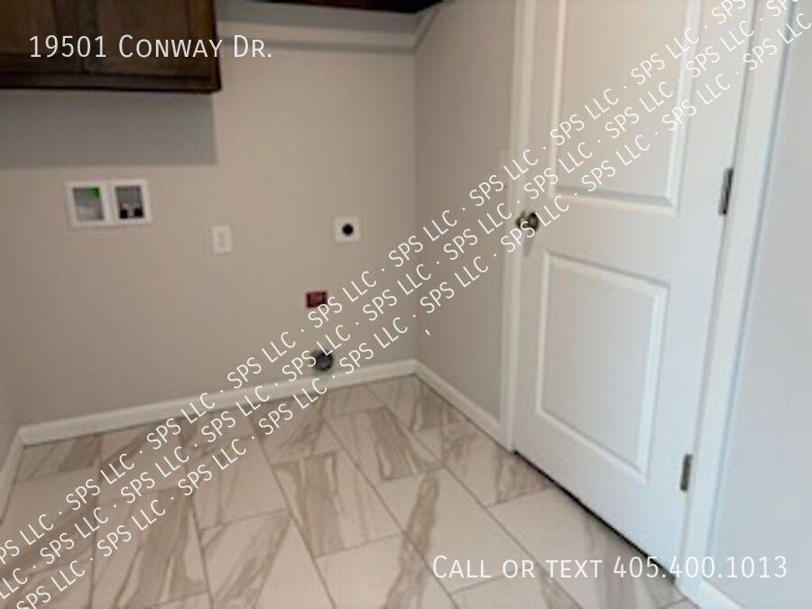 House for rent at 19501 Conway Dr, Edmond, OK 73012