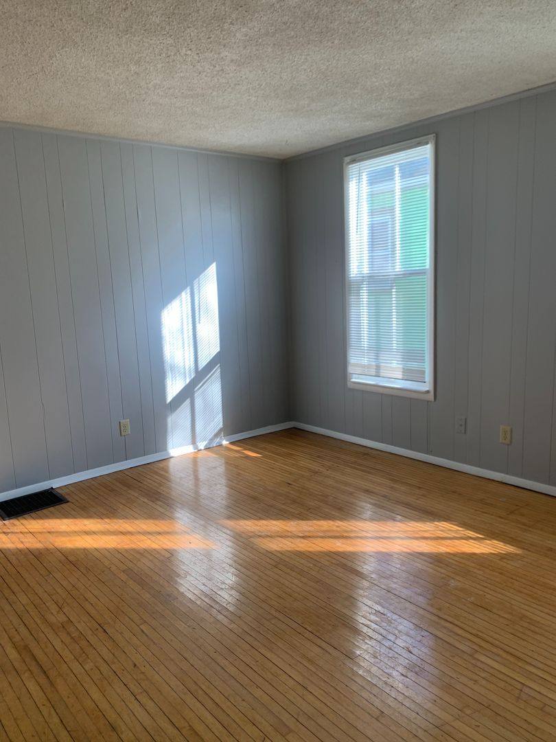 Apartment for rent at 685 Magnolia Ave E, Saint Paul, MN 55106