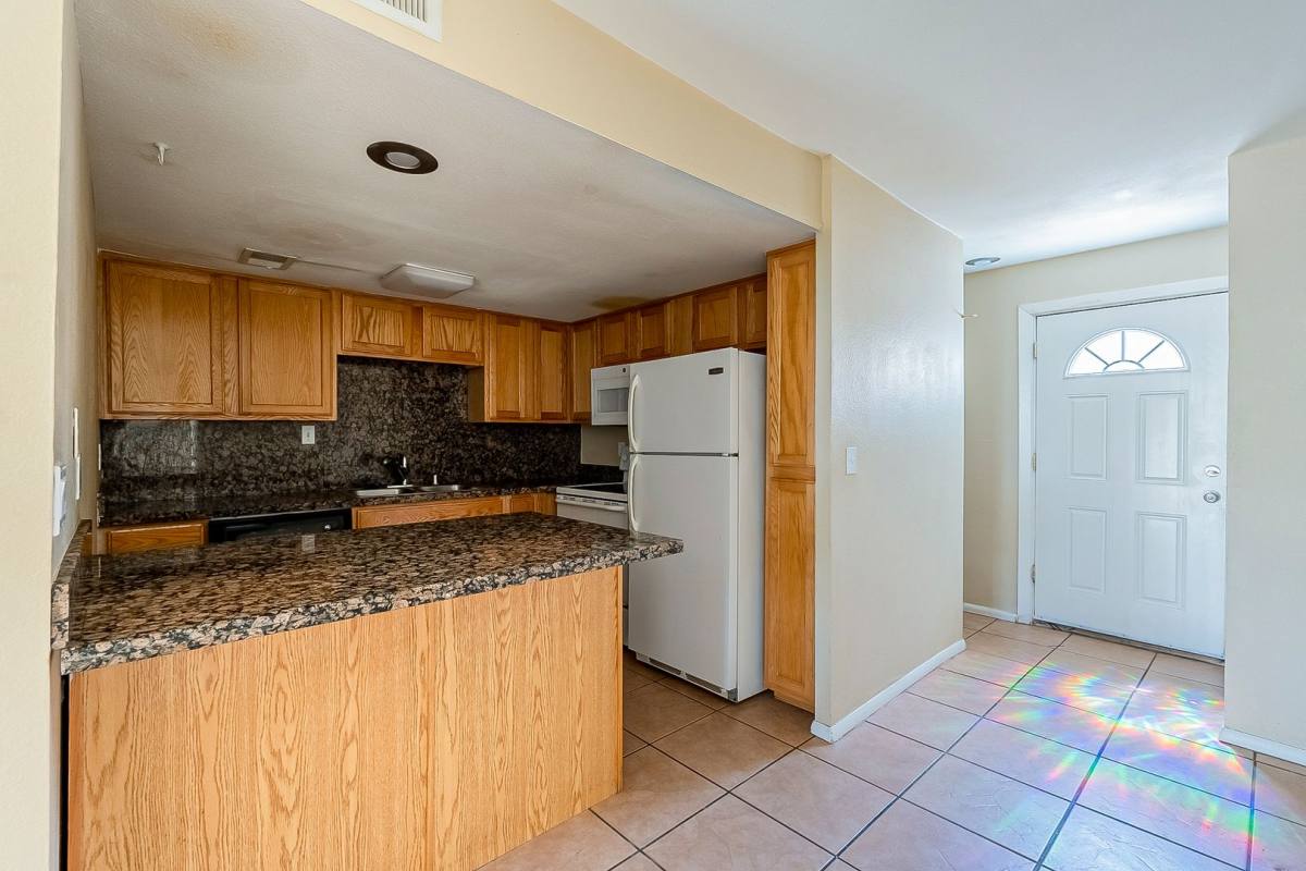 Townhouse for rent at 1801 W Tuckey Lane, Phoenix, AZ 85015