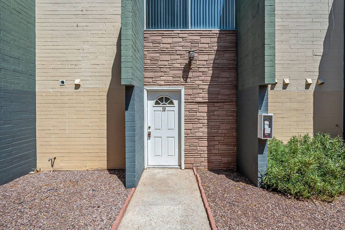 Townhouse for rent at 1801 W Tuckey Lane, Phoenix, AZ 85015