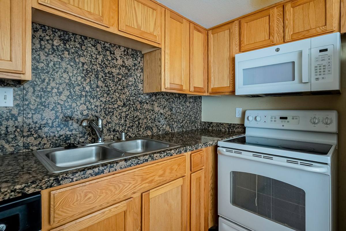Townhouse for rent at 1801 W Tuckey Lane, Phoenix, AZ 85015