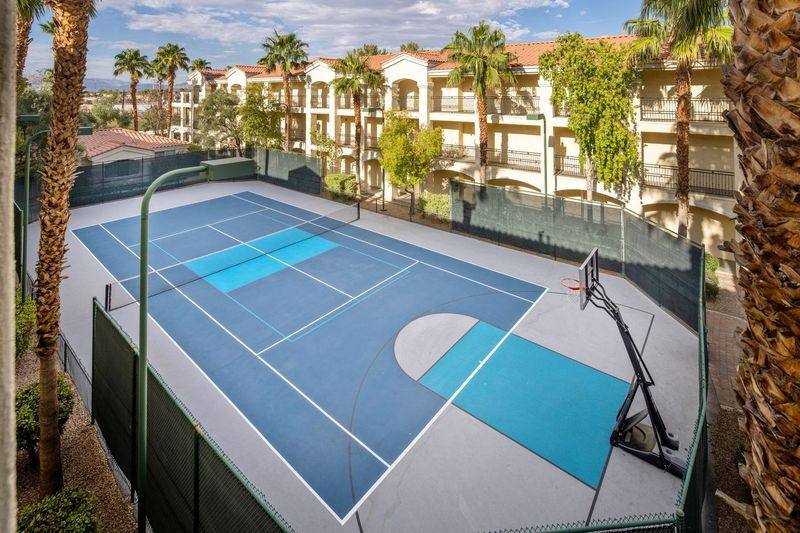 Apartment for rent at 5625 W Tropicana Ave, Las Vegas, NV 89103