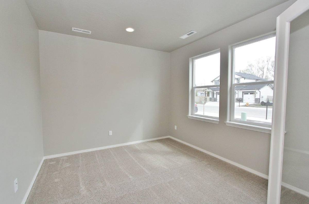 House for rent at 33 N Mingus Ave, Nampa, ID 83651