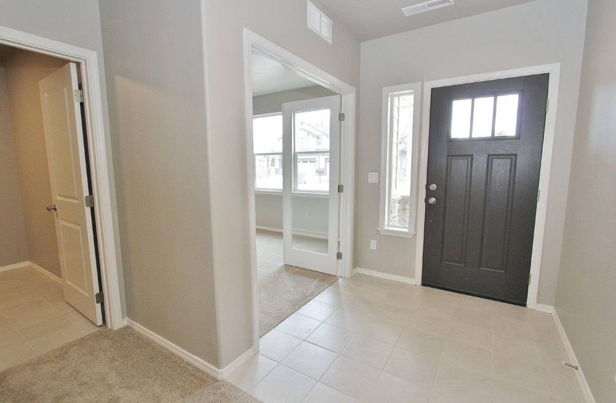 House for rent at 33 N Mingus Ave, Nampa, ID 83651
