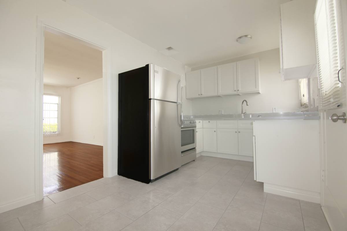 Apartment for rent at 1123-1127 Larrabee St, West Hollywood, CA 90069