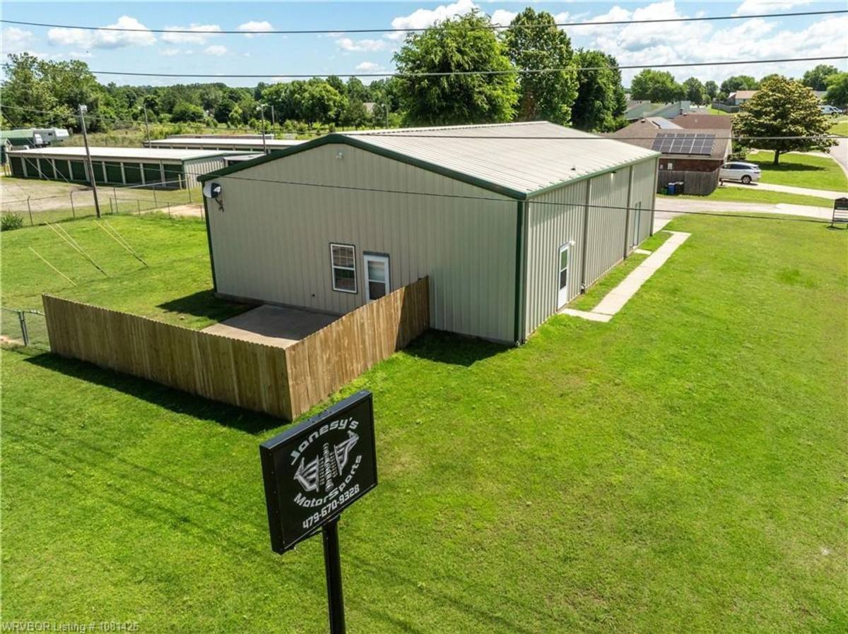Apartment for rent at 1324 Sandstone Dr, Van Buren, AR 72956