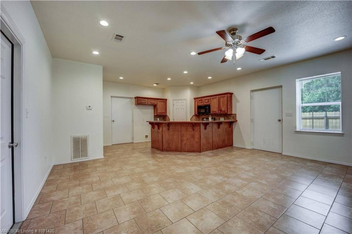 Apartment for rent at 1324 Sandstone Dr, Van Buren, AR 72956