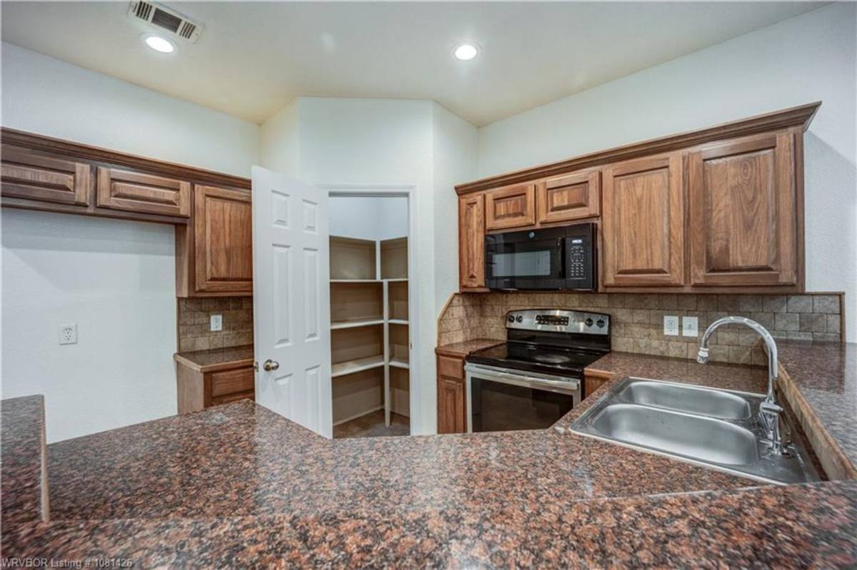 Apartment for rent at 1324 Sandstone Dr, Van Buren, AR 72956