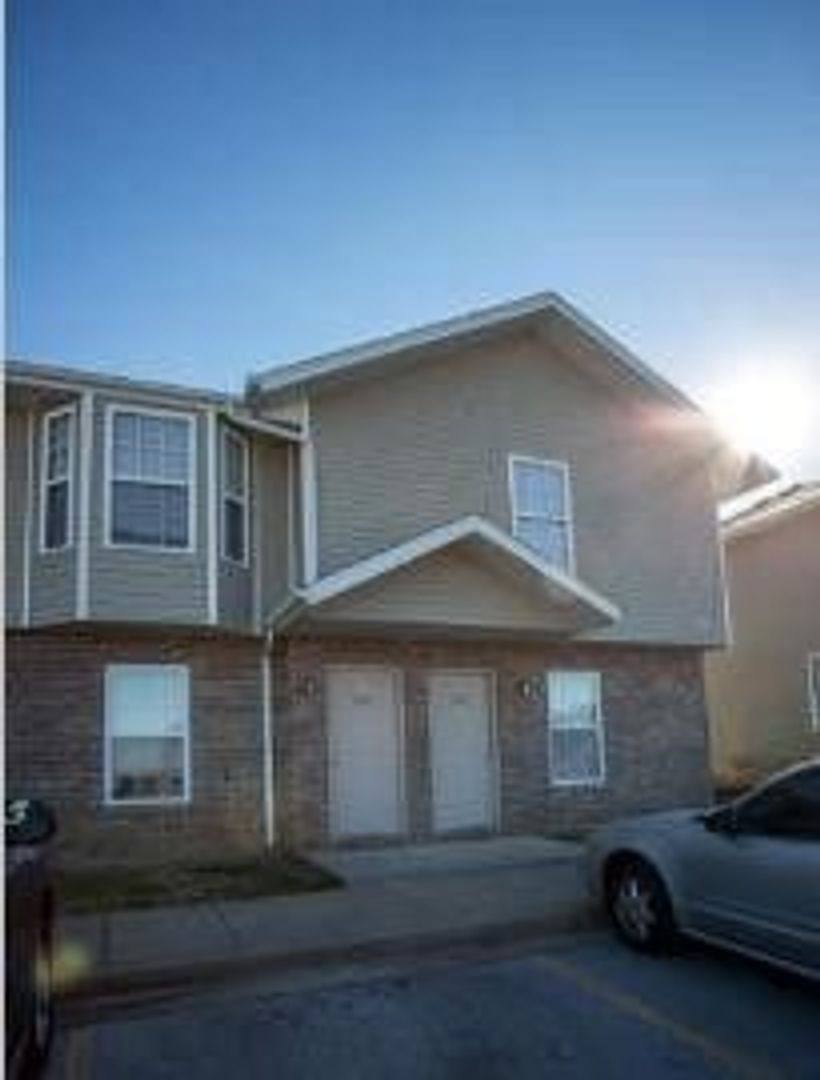 Apartment for rent at 5550-5596 N White St, Ozark, MO 65721