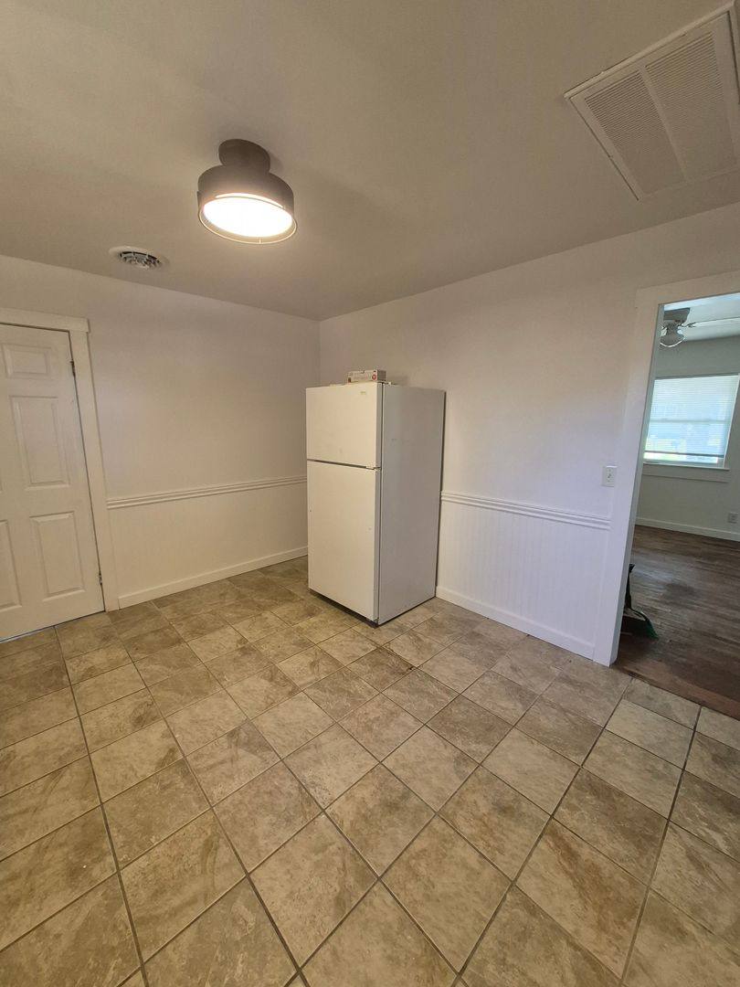 House for rent at 138 N Rechow Ave, Bolivar, MO 65613