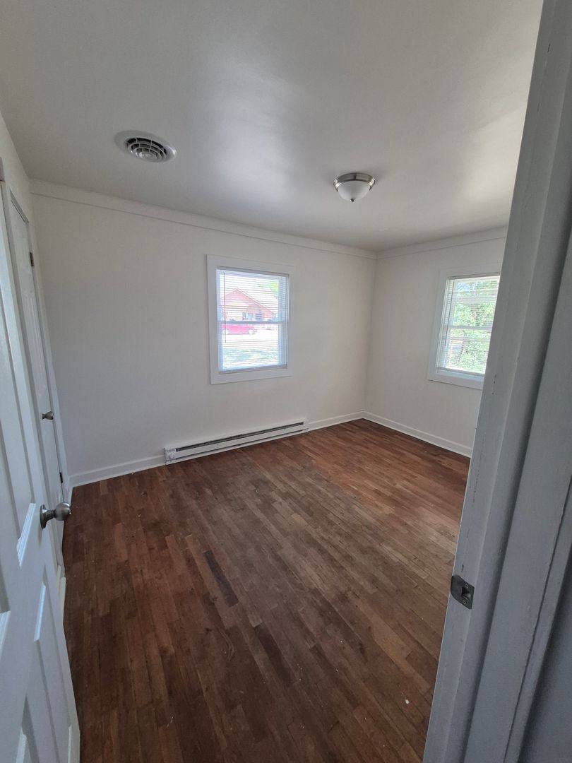 House for rent at 138 N Rechow Ave, Bolivar, MO 65613
