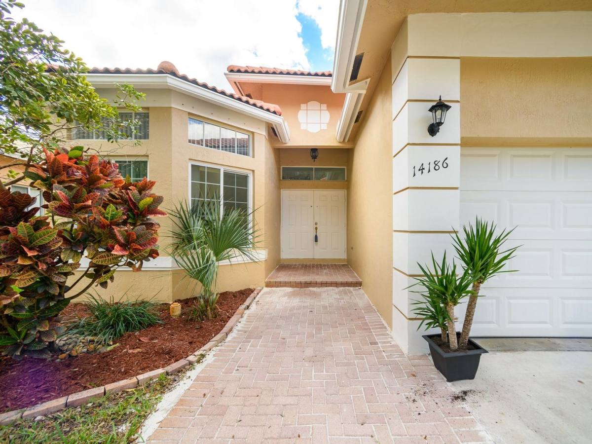 House for rent at 14186 SW 32nd St, Hollywood, FL 33027