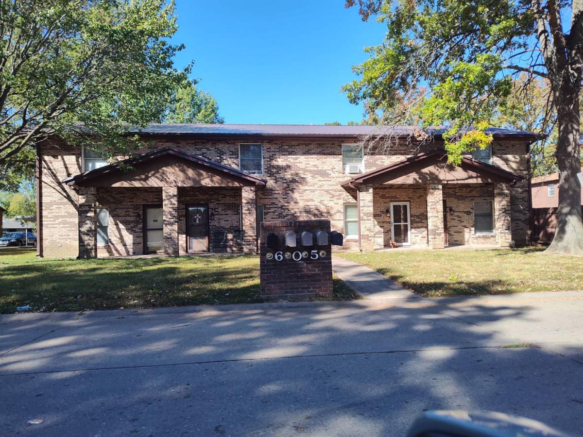 Townhouse for rent at 605 Boxwood Dr, Cape Girardeau, MO 63701