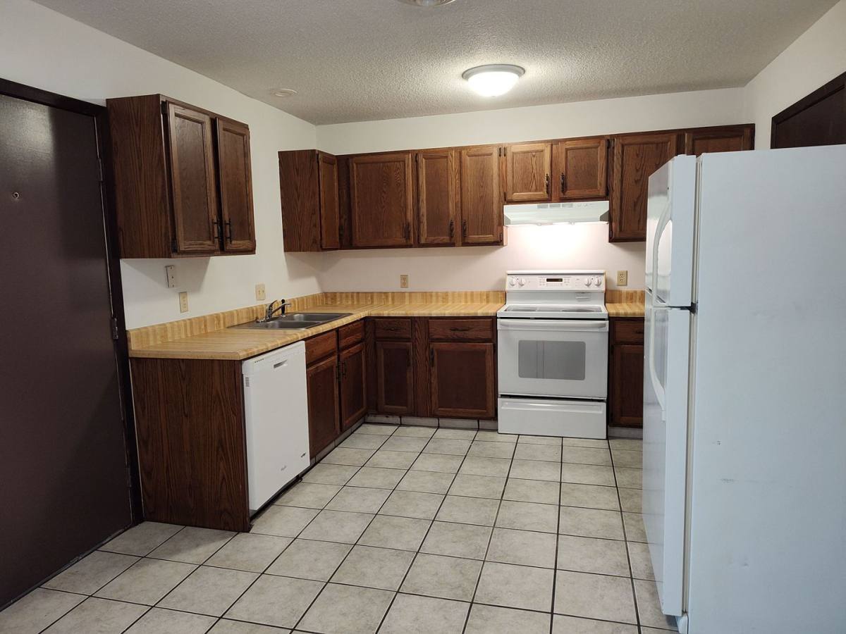 Townhouse for rent at 605 Boxwood Dr, Cape Girardeau, MO 63701